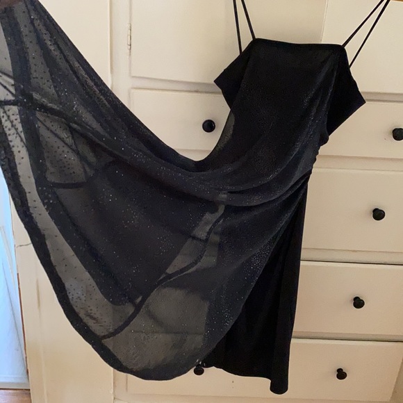 Little black dress with sheer glitter train - Picture 5 of 7